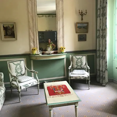 Chateau Tussen Mont Ventoux En Luberon Apartment